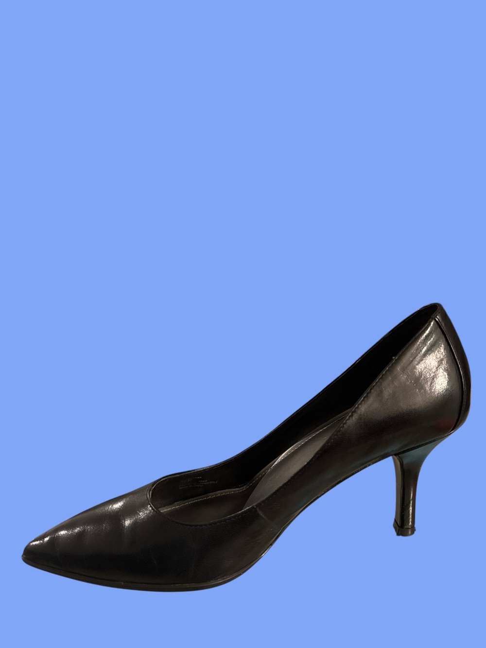 BCBG Paris Black Silk Kid Leather Pointed Toe Pumps Size 8M / EU 38